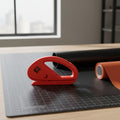 Navaja Cutter Para Vinil Fibra De Carbono Negro Mate Naranja Oscuro